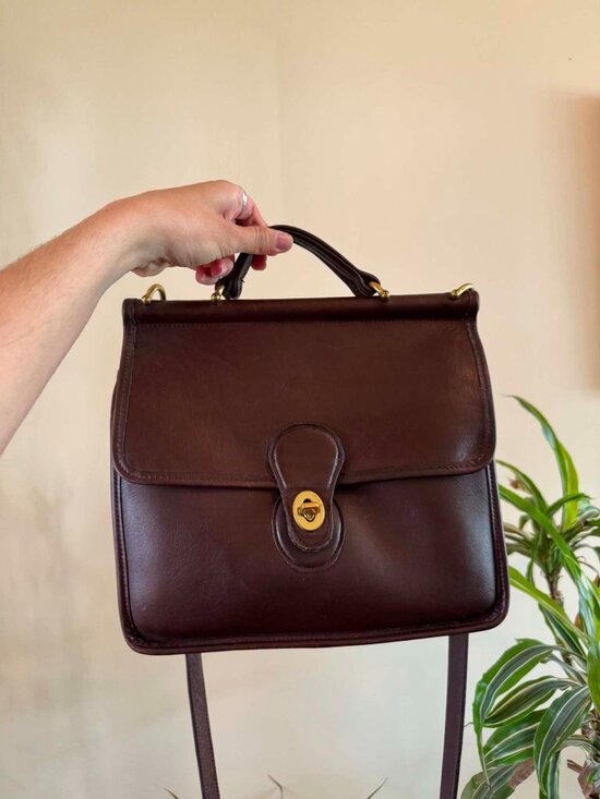 Coach Handbags - Vintage Coach Willis bag